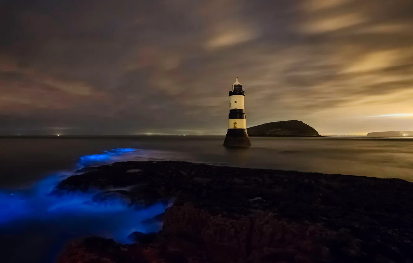 Фото обои море, скалы, маяк, Уэльс, Trwyn Du Lighthouse