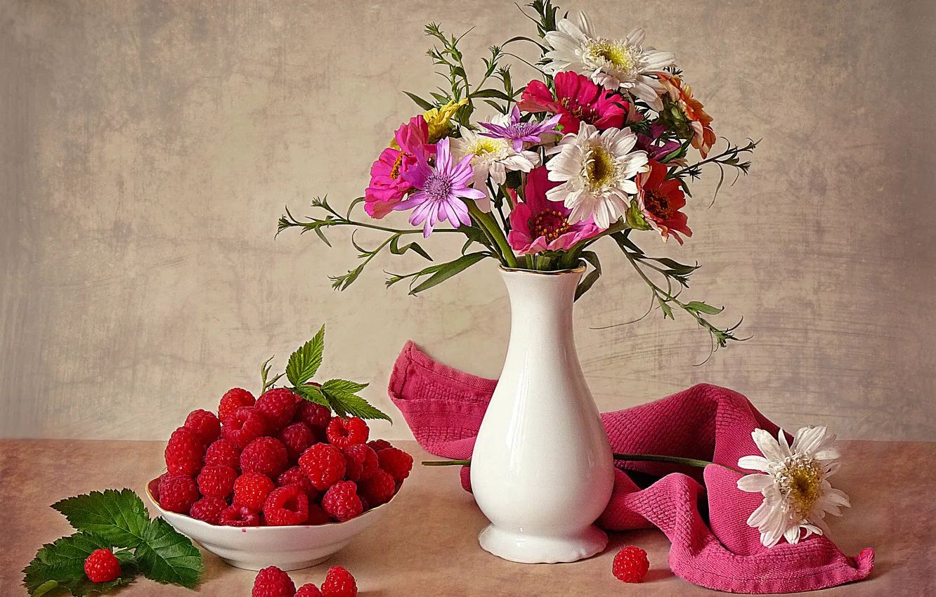 Фото обои лето, солнце, цветы, ягоды, ваза, натюрморт