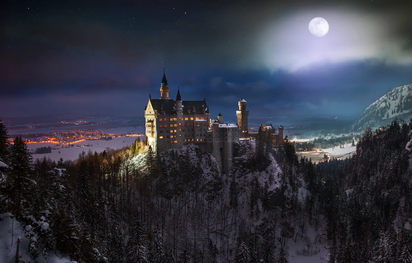 Фото обои ночь, луна, Замок Нойшванштайн, юго-западная Бавария, юг Германии