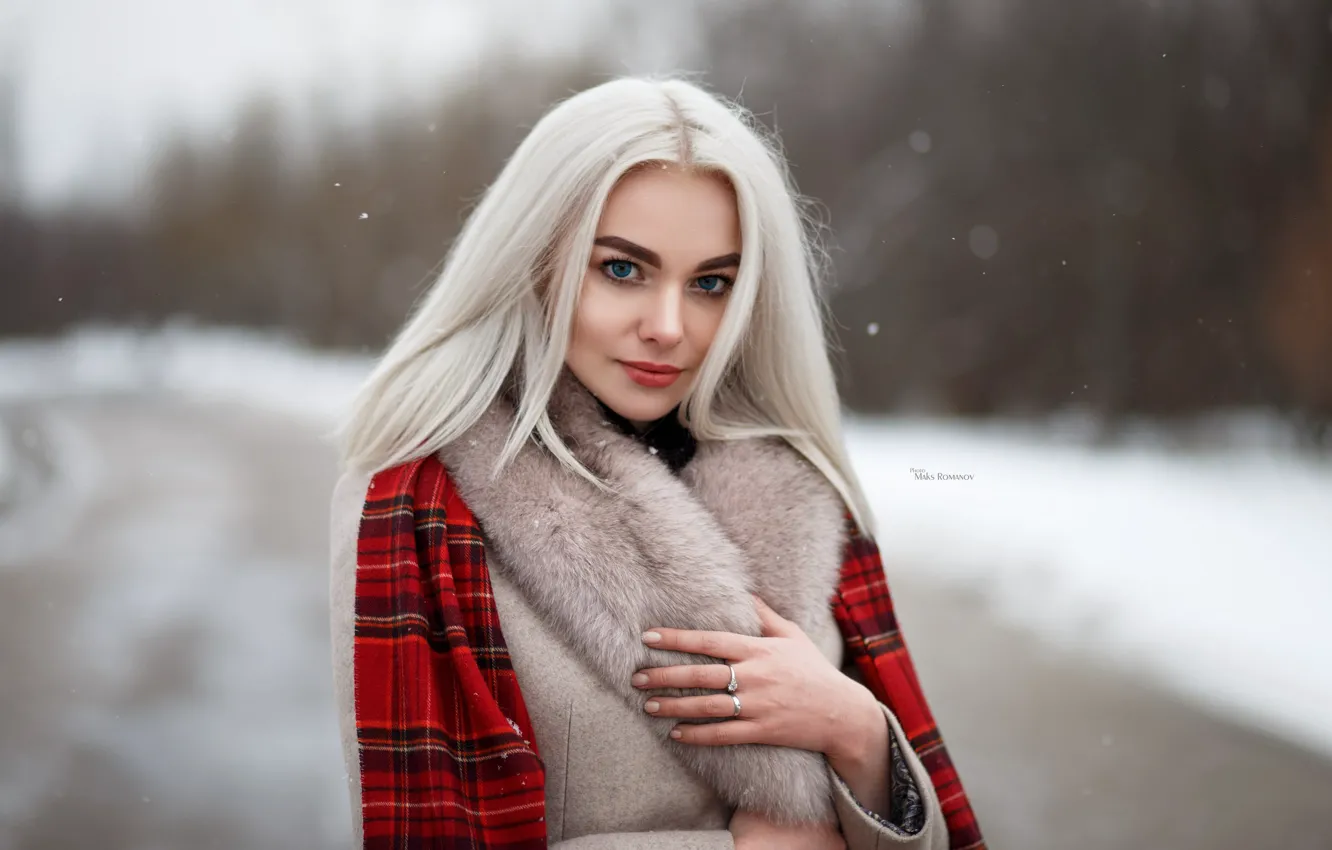 Фото обои зима, взгляд, девушка, снег, блондинка, Maksim Romanov