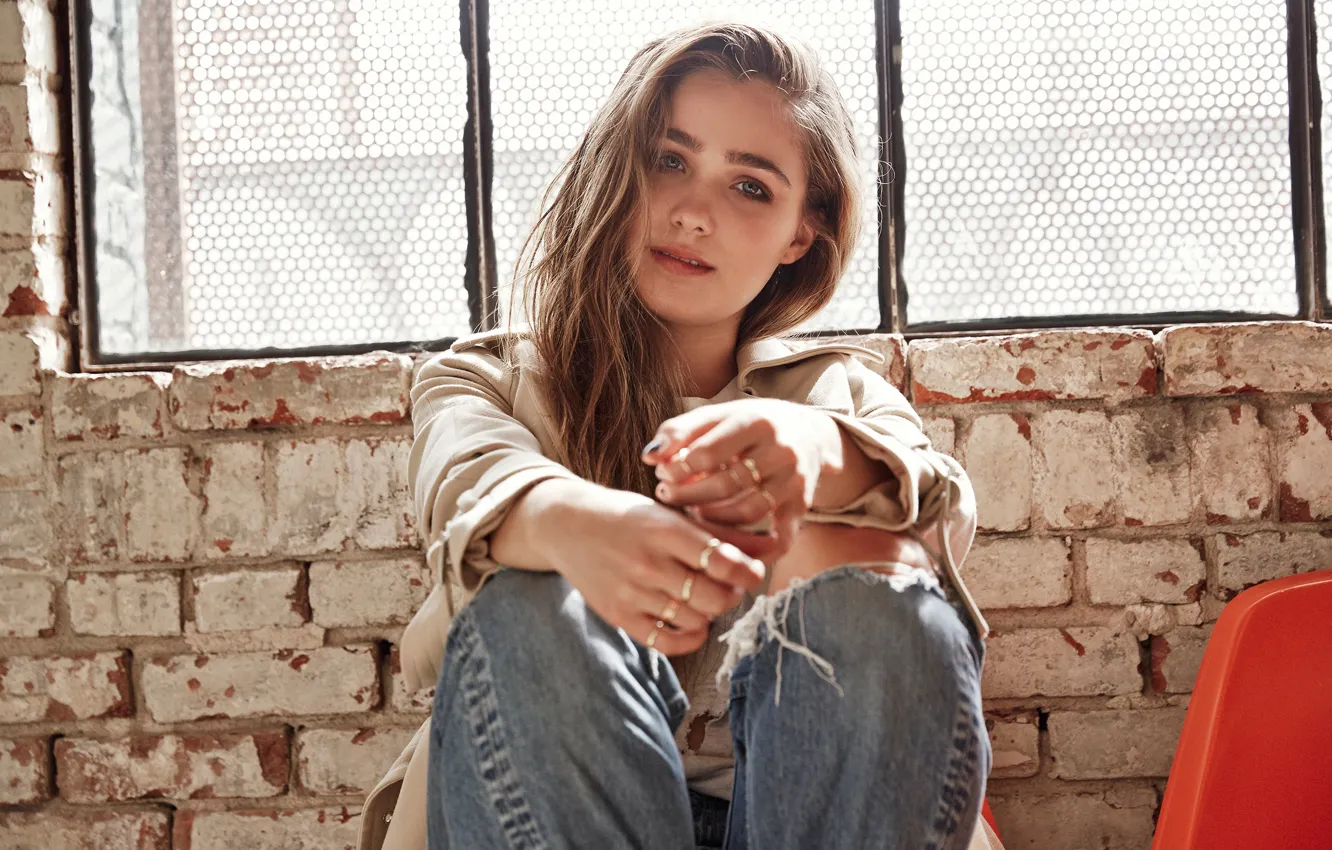 Фото обои поза, портрет, актриса, Haley Lu Richardson