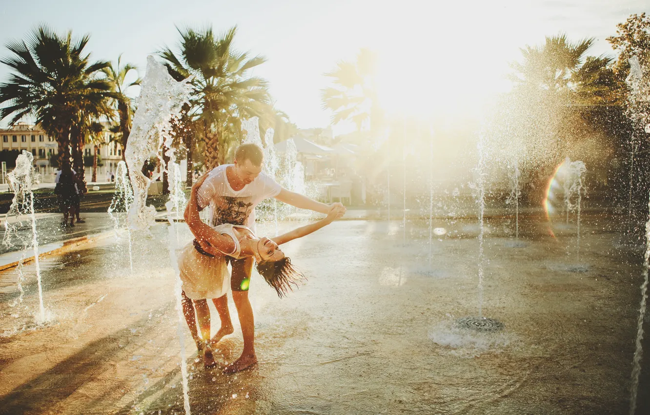 Фото обои счастье, танец, фонтан, влюбленные, двое