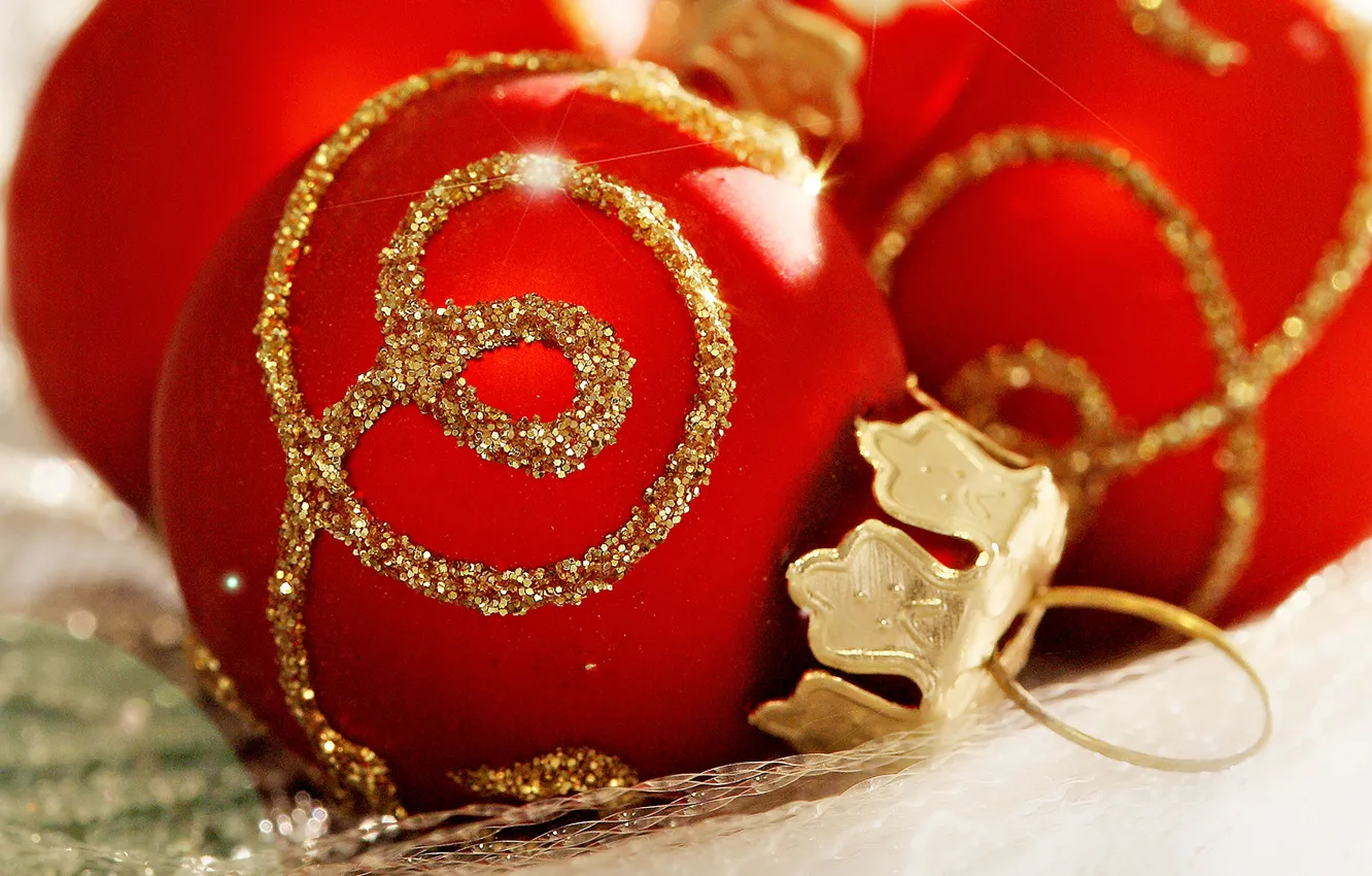 Фото обои шарики, праздник, шары, узор, новый год, рождество, красные, золотой