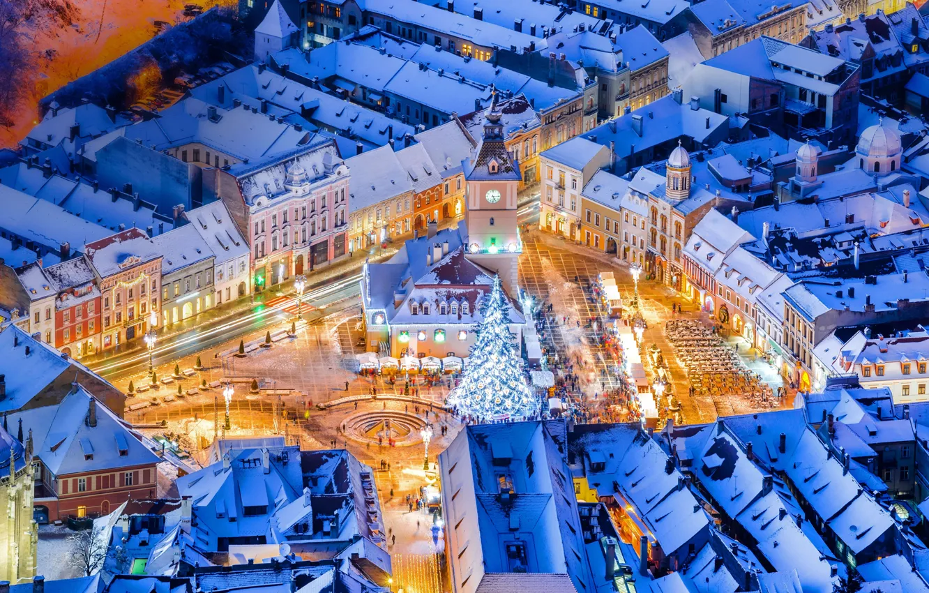 Фото обои огни, дома, Рождество, ярмарка, Румыния, Брашов, главная площадь