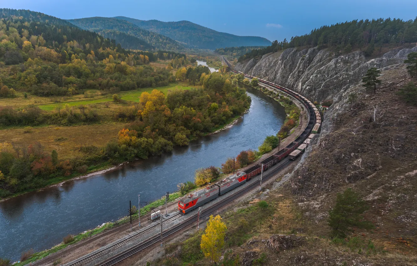 Фото обои лес, небо, пейзаж, река, поезд, горизонт, железная дорога, forest