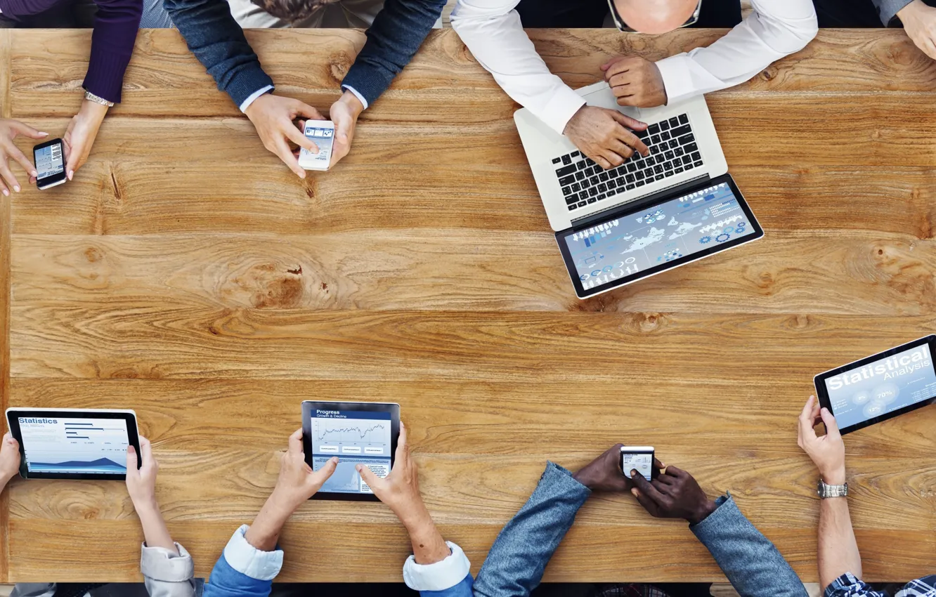 Фото обои office, desk, mobile devices, group of people