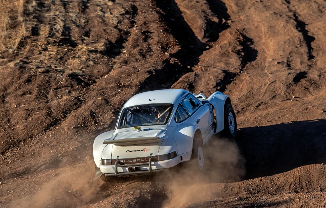 Фото обои земля, пыль, 911, Porsche, сзади, 964, 2019, 911 Baja Prototype