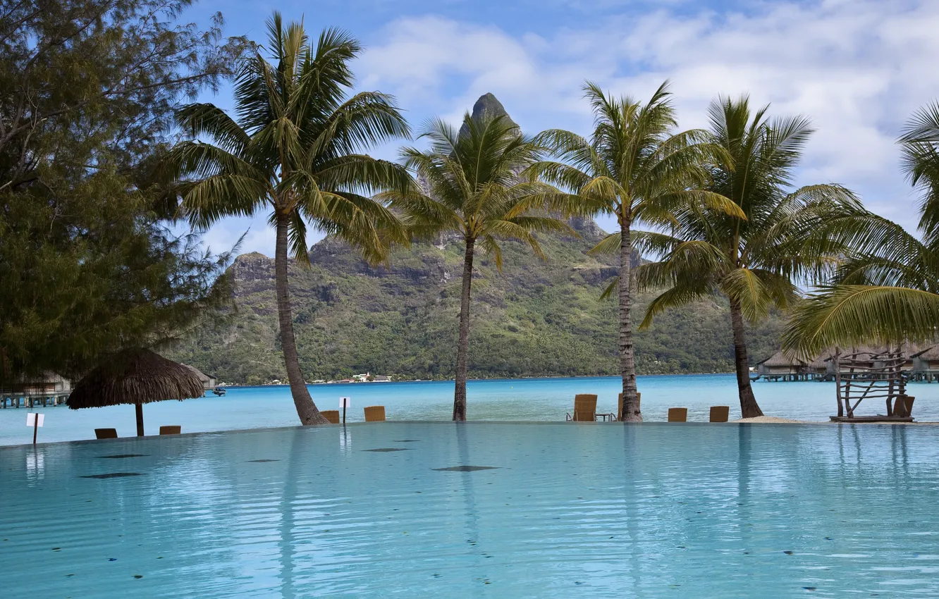 Фото обои облака, пальмы, бассейн, прибрежье