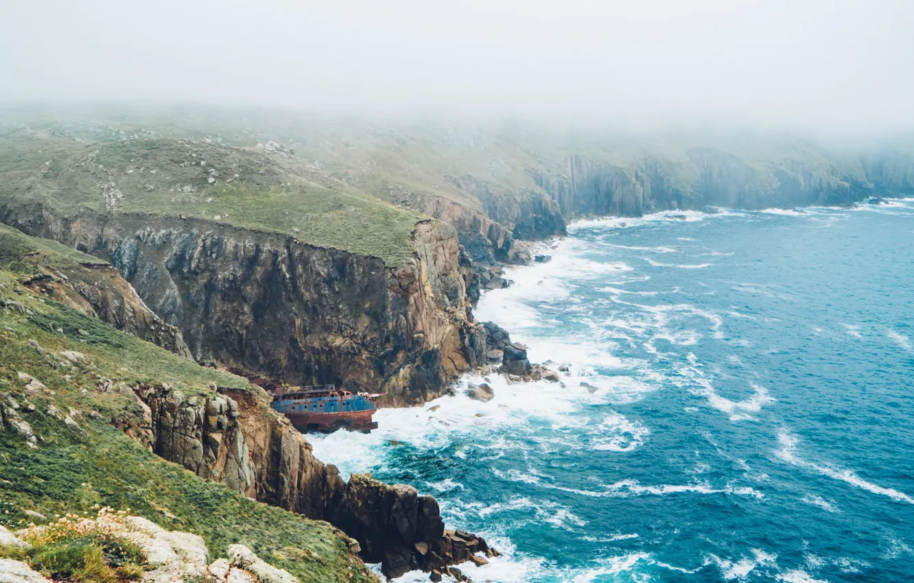 Фото обои waves, sea, fog, England, ship, Cornwall, mist, cliffs