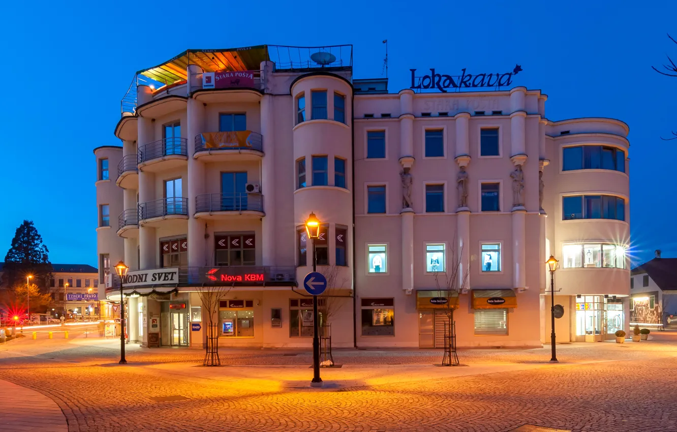 Фото обои улица, здание, подсветка, Словения, Крайнбург, Крань, Kranj