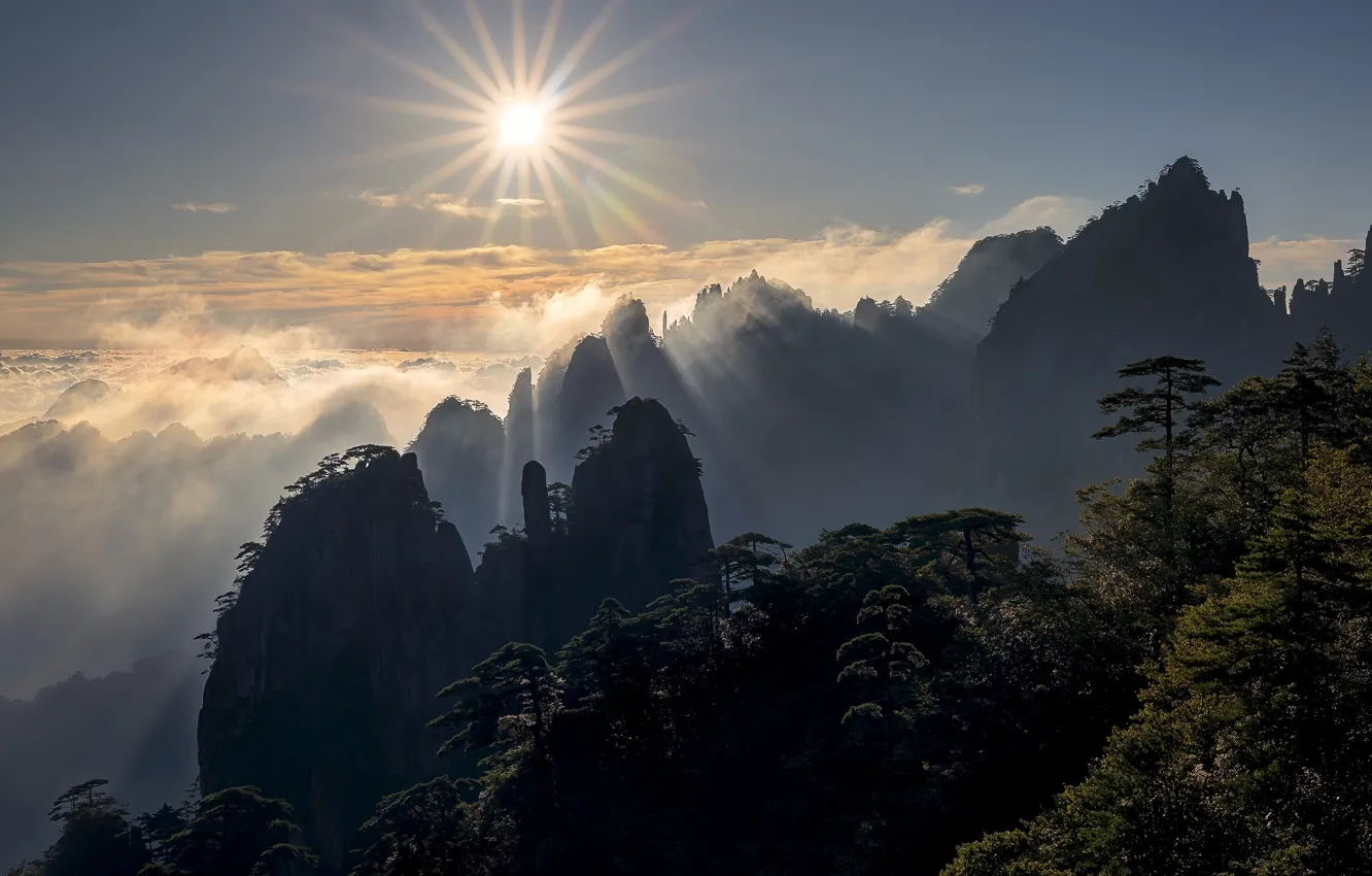 Фото обои солнце, облака, деревья, горы, восход, рассвет, China, утро