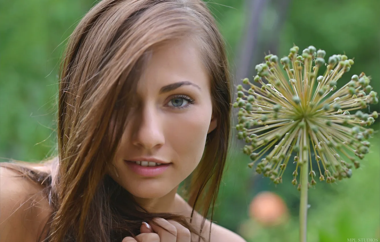 Фото обои girl, hot, face, michaela-isizzu