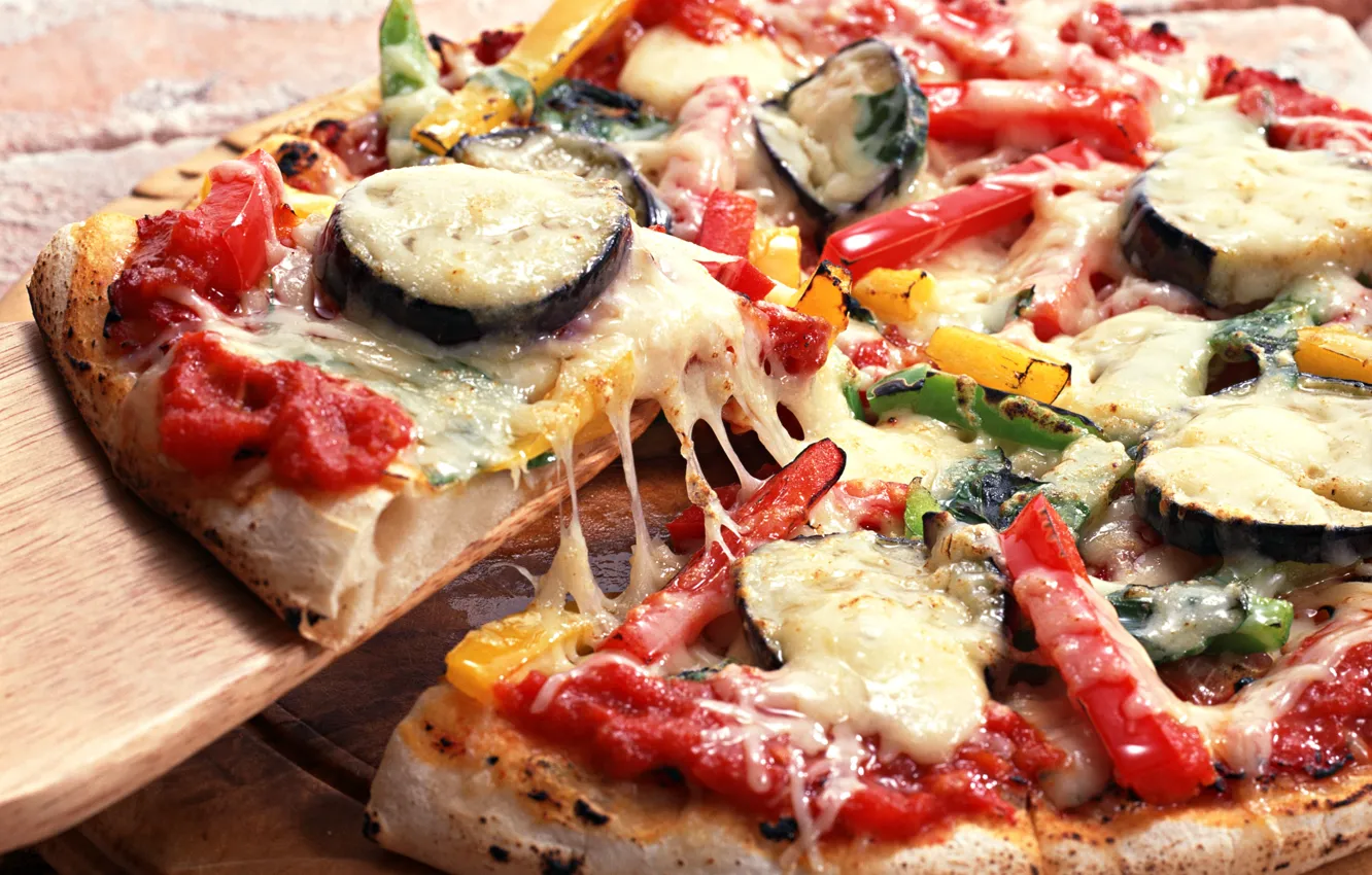 Фото обои зелень, сыр, лук, баклажан, пицца, помидор, болгарский перец, cheese