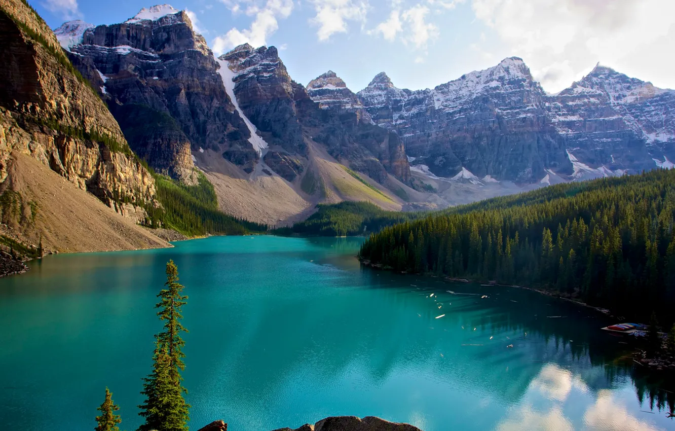 Фото обои лес, небо, облака, снег, деревья, горы, озеро, Канада