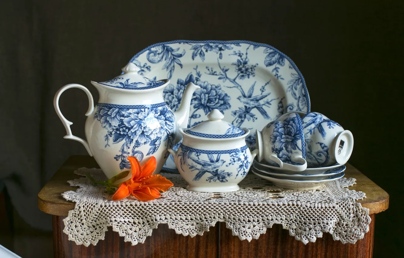 Фото обои тарелки, посуда, кувшин, роспись, сервиз, лилейник