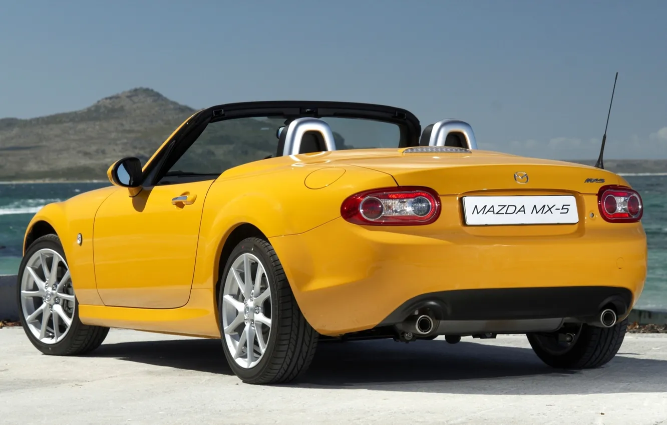 Фото обои желтый, Roadster, Мазда, Mazda, вид сзади, Родстер, MX-5