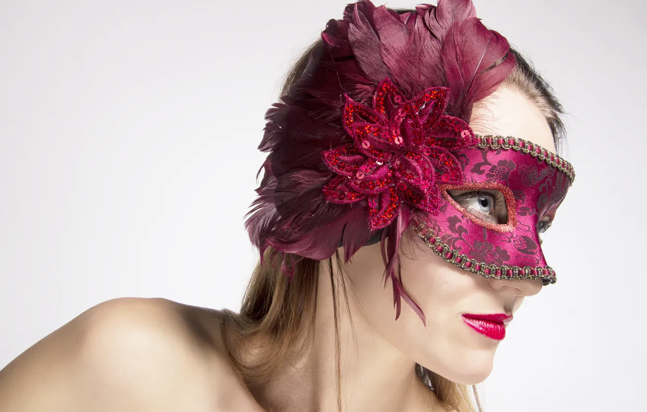 Фото обои red, woman, feathers, mask