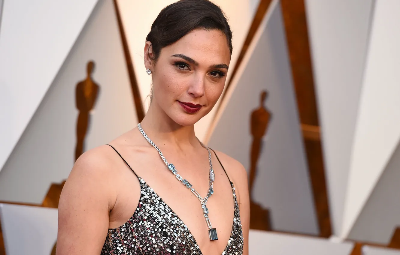 Фото обои взгляд, поза, модель, макияж, актриса, hair, Галь Гадот, Gal Gadot
