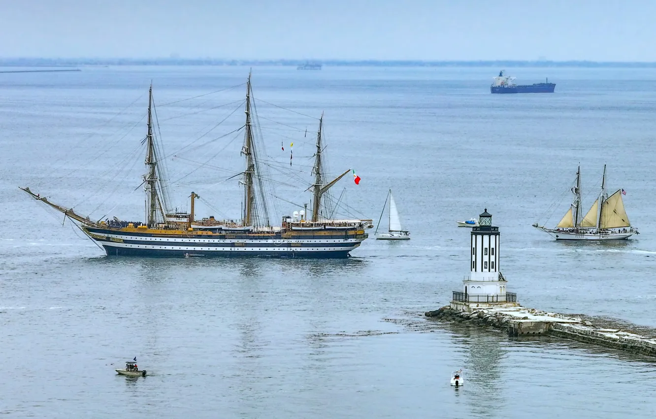 Фото обои пейзаж, маяк, корабли, Amerigo Vespucci