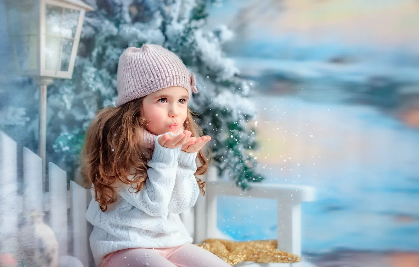 Фото обои зима, снег, снежинки, дерево, девочка, фонарь, ребёнок, скамья