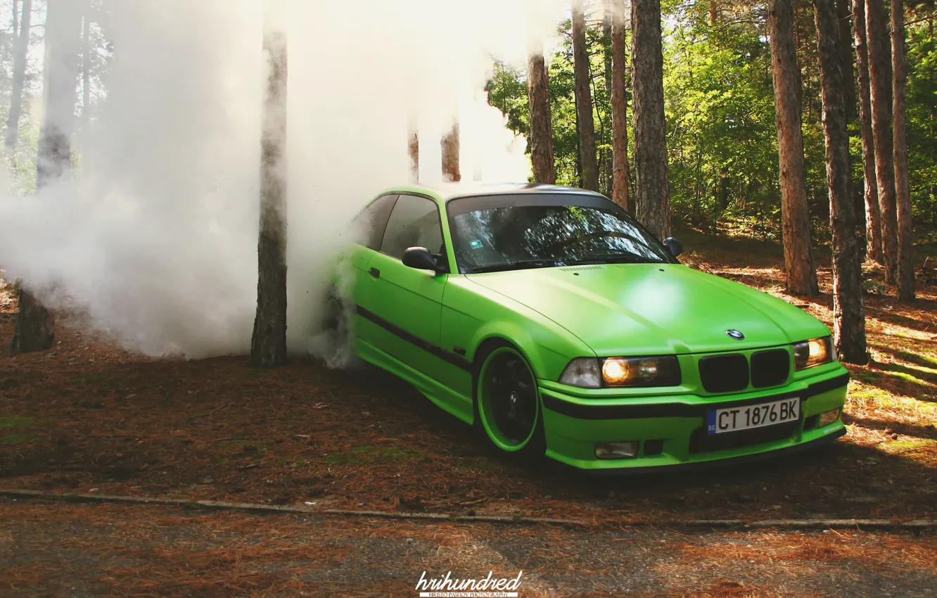 Фото обои green, тюнинг, bmw, бмв, wheels, drift, forest, smoke