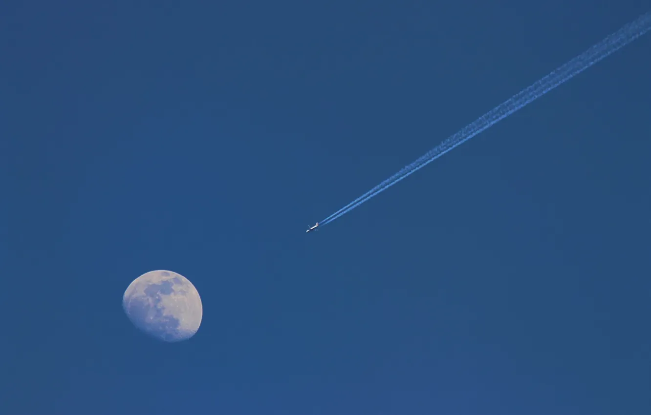 Фото обои Луна, moon, jet, реактивный самолет, инверсионный след, Isabel Guzman, contrail