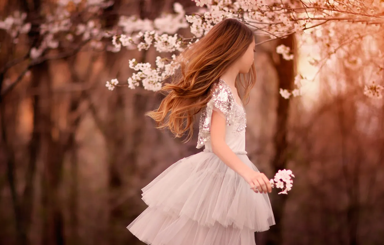 Фото обои весна, платье, девочка, Spring, child, цветущие деревья, Flowering