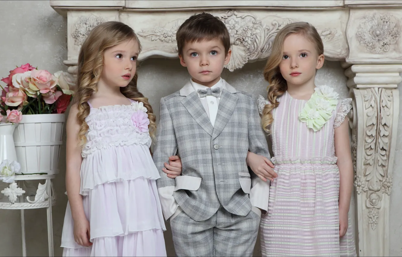 Фото обои дети, девочки, мальчик, трио, fashion, girls, boy, trio