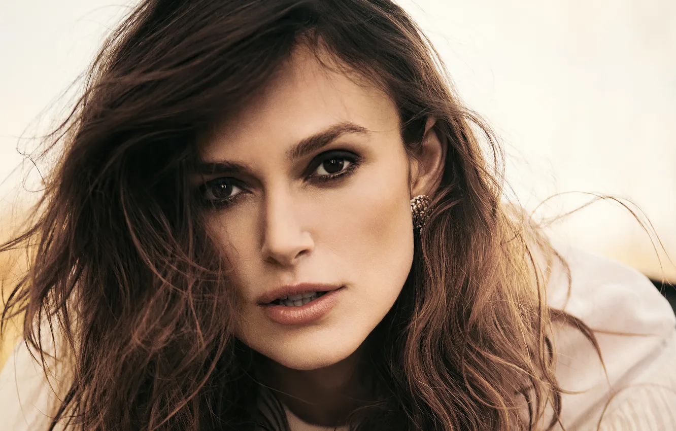 Фото обои взгляд, поза, модель, портрет, макияж, актриса, Кира Найтли, Keira Knightley