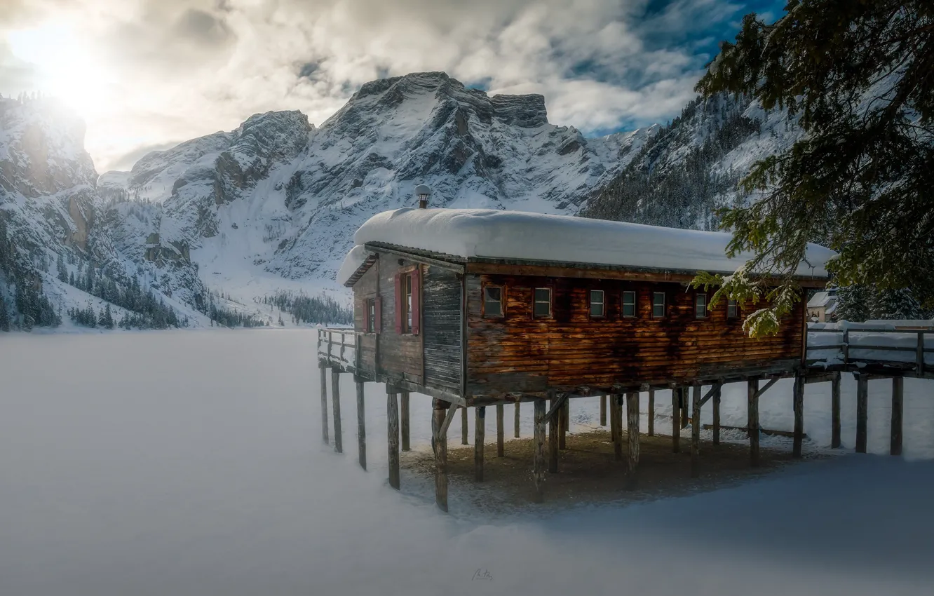 Фото обои зима, горы, озеро, домик