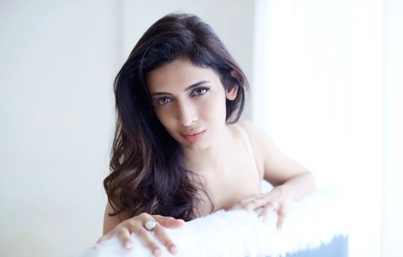 Фото обои girl, hot, sexy, eyes, smile, beautiful, figure, model