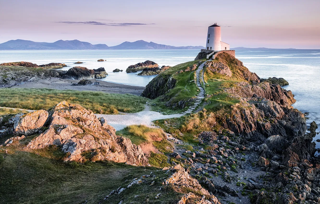 Фото обои sea, Lighthouse, Llandwyn Island