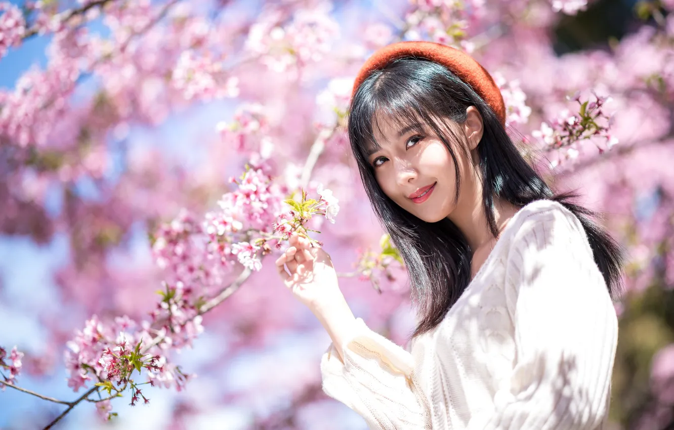 Фото обои улыбка, брюнетка, азиатка, smile, цветущая сакура, brunette, очарование, cherry blossom