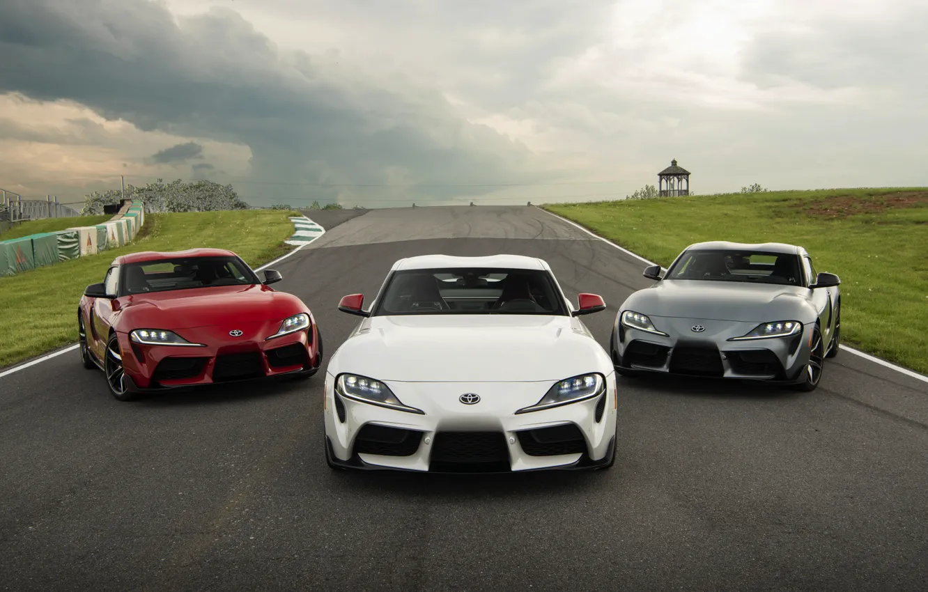 Фото обои белый, красный, серый, купе, трасса, Toyota, Supra, пятое поколение