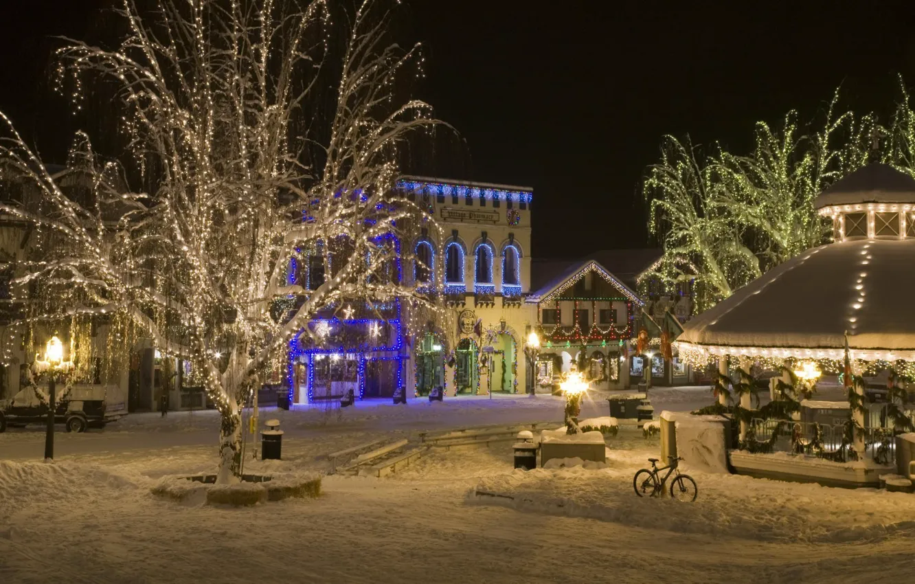 Фото обои снег, ночь, город, огни, праздник, улица, новый год, фонари