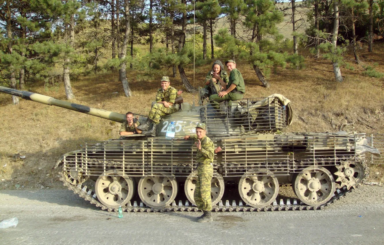 Фото обои дорога, солдат, танк, Россия, т-62