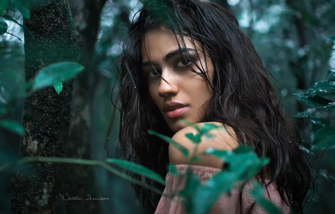 Фото обои Girl, dark, forest, model, lips, look, latina
