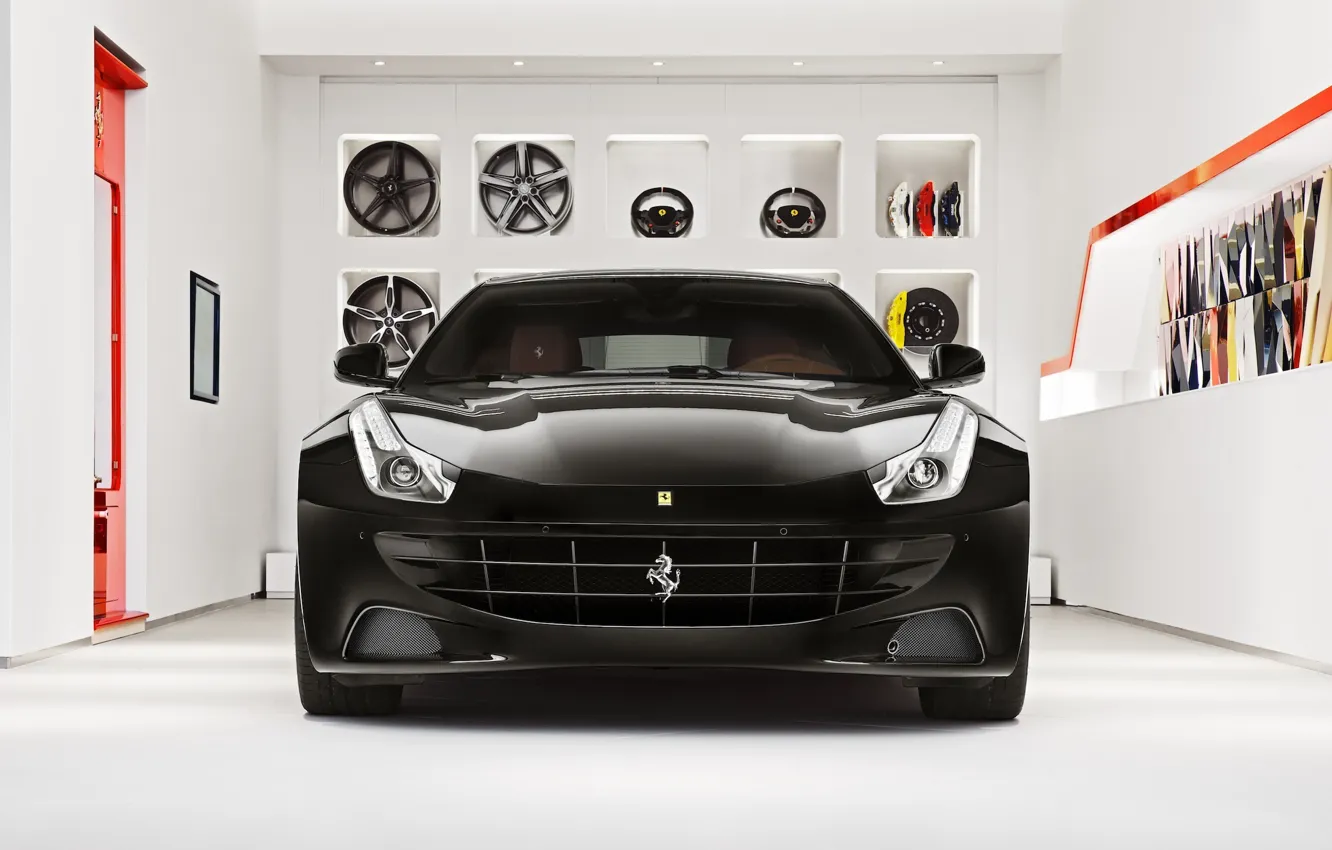 Фото обои комната, Ferrari, феррари, диски, black, front, суппорт, полки