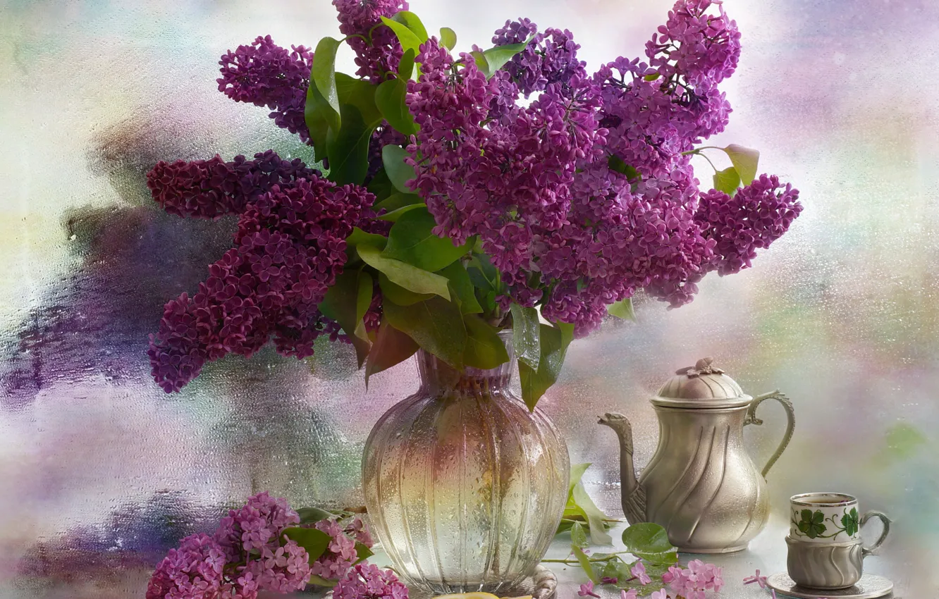 Фото обои вода, цветы, ветки, лимон, бокал, чайник, ваза, натюрморт