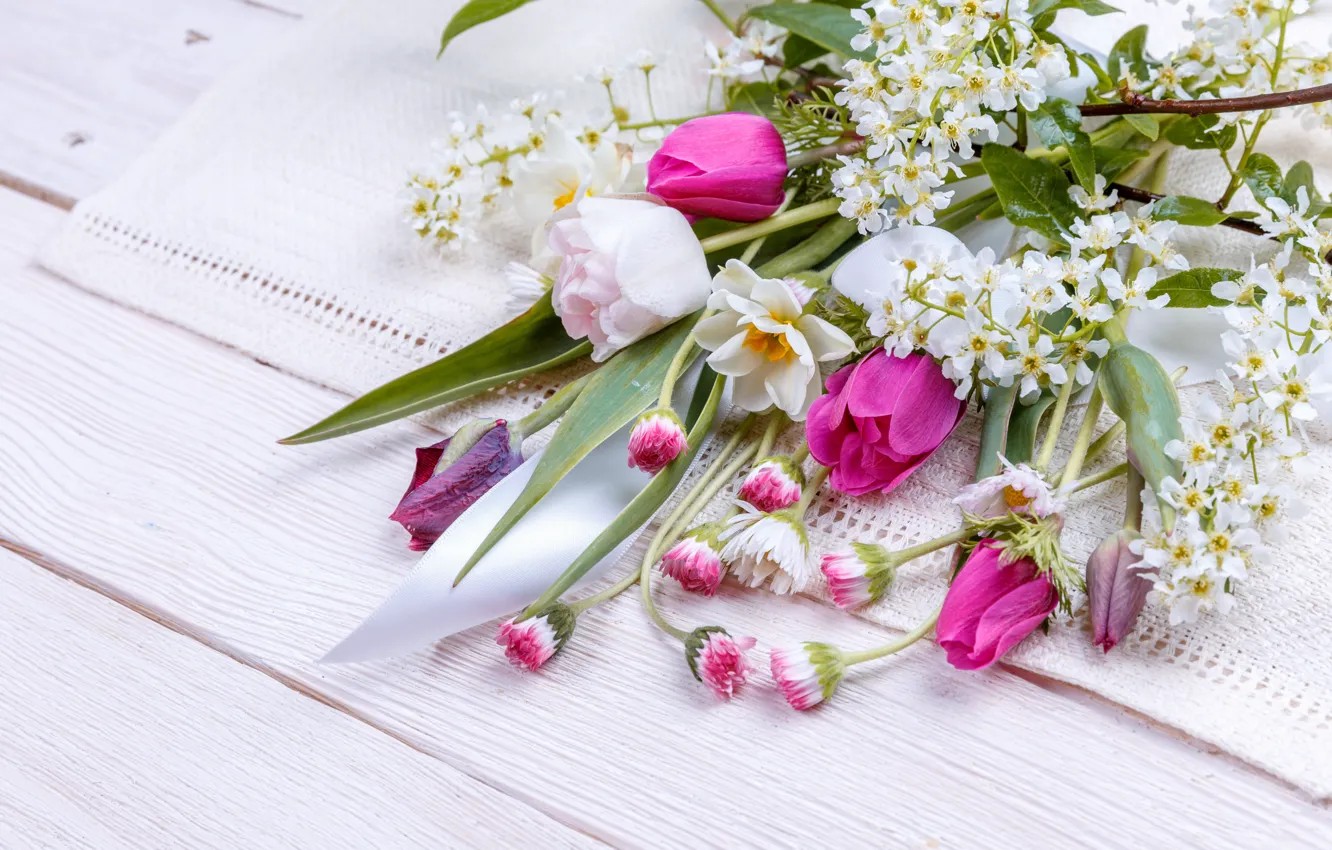 Фото обои цветы, букет, весна, colorful, лента, бутоны, wood, pink