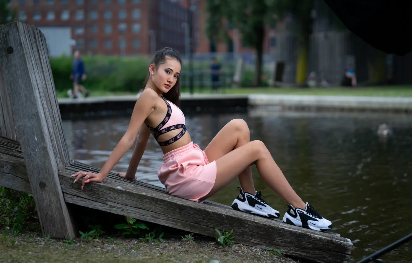 Фото обои sports, female, athletic, sit, sneakers, young woman, trainers, Sleeveless shirt