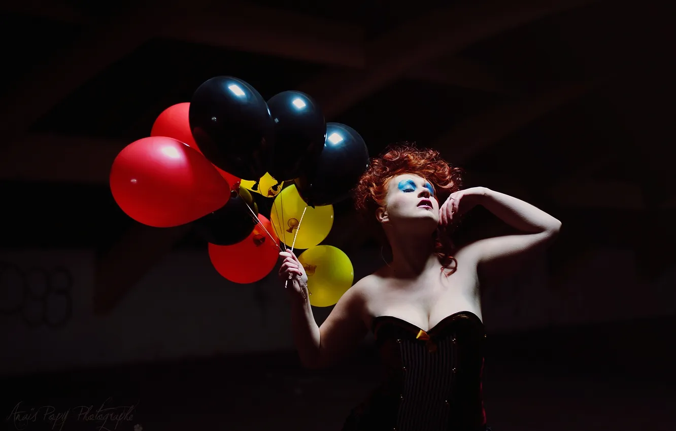 Фото обои девушка, шары, Circus, Psiko Doll