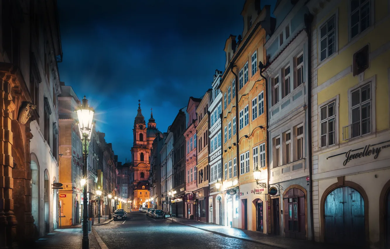 Фото обои улица, здания, дома, Прага, Чехия, фонари, ночной город, мостовая