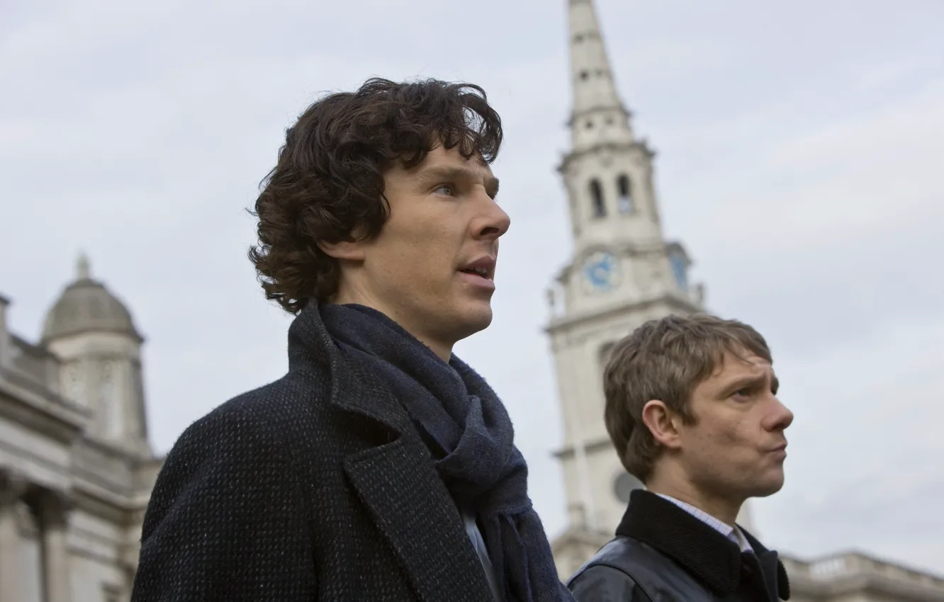 Фото обои город, ноутбук, разговор, Шерлок Холмс, Мартин Фриман, Бенедикт Камбербэтч, Sherlock, Sherlock BBC