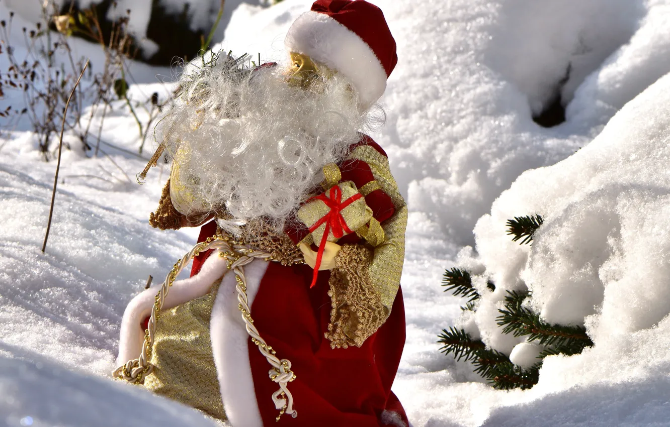 Фото обои снег, праздник, игрушка, кукла, Рождество, Новый год, Санта Клаус, Дед Мороз