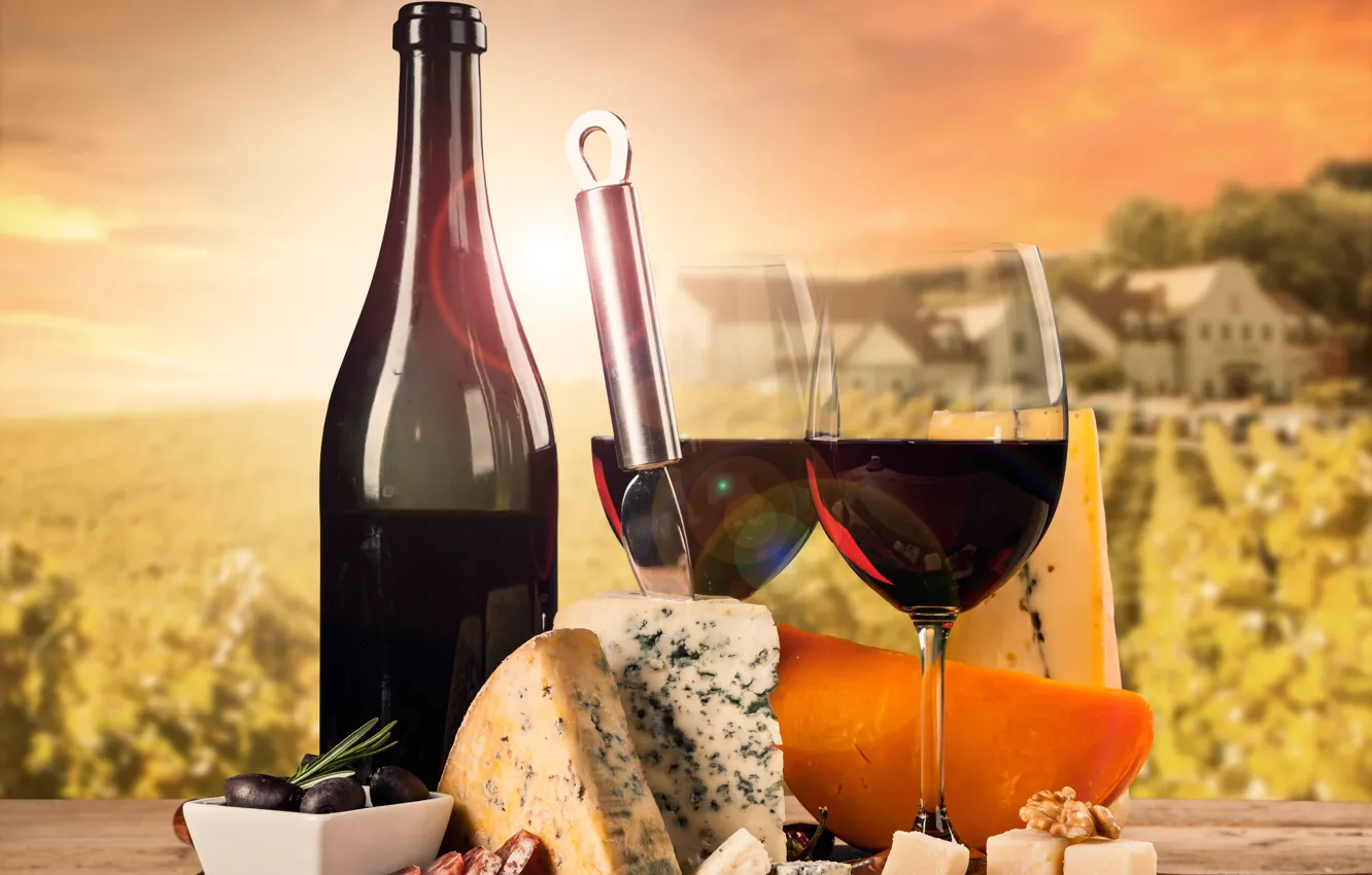 Фото обои пейзаж, стол, фон, вино, бутылка, сыр, бокалы, нож