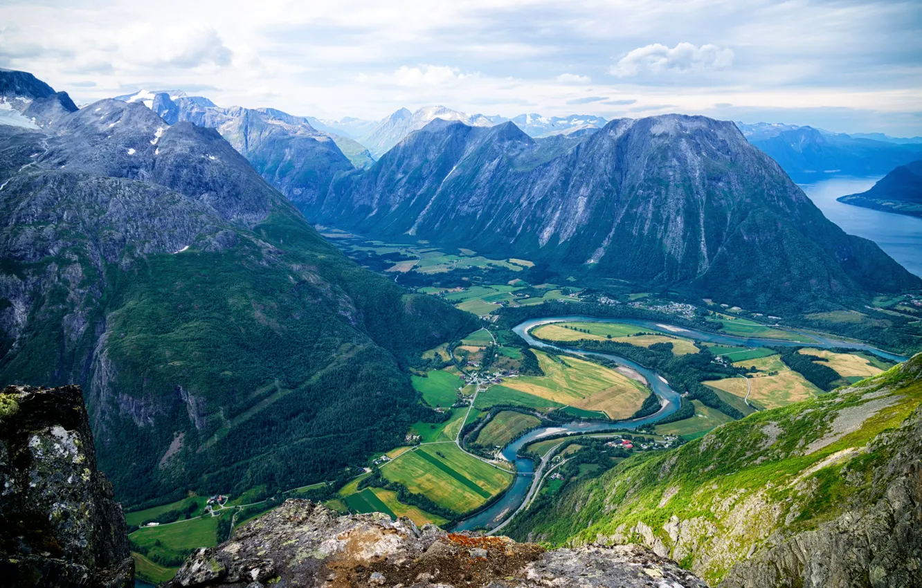 Фото обои облака, горы, река, скалы, поля, Норвегия, панорама, леса