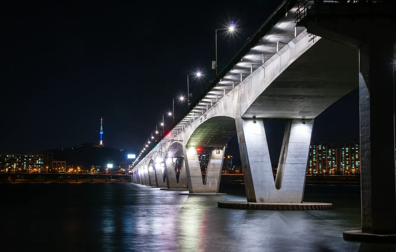 Фото обои ночь, мост, огни, река, дома, фонари, набережная, Сеул