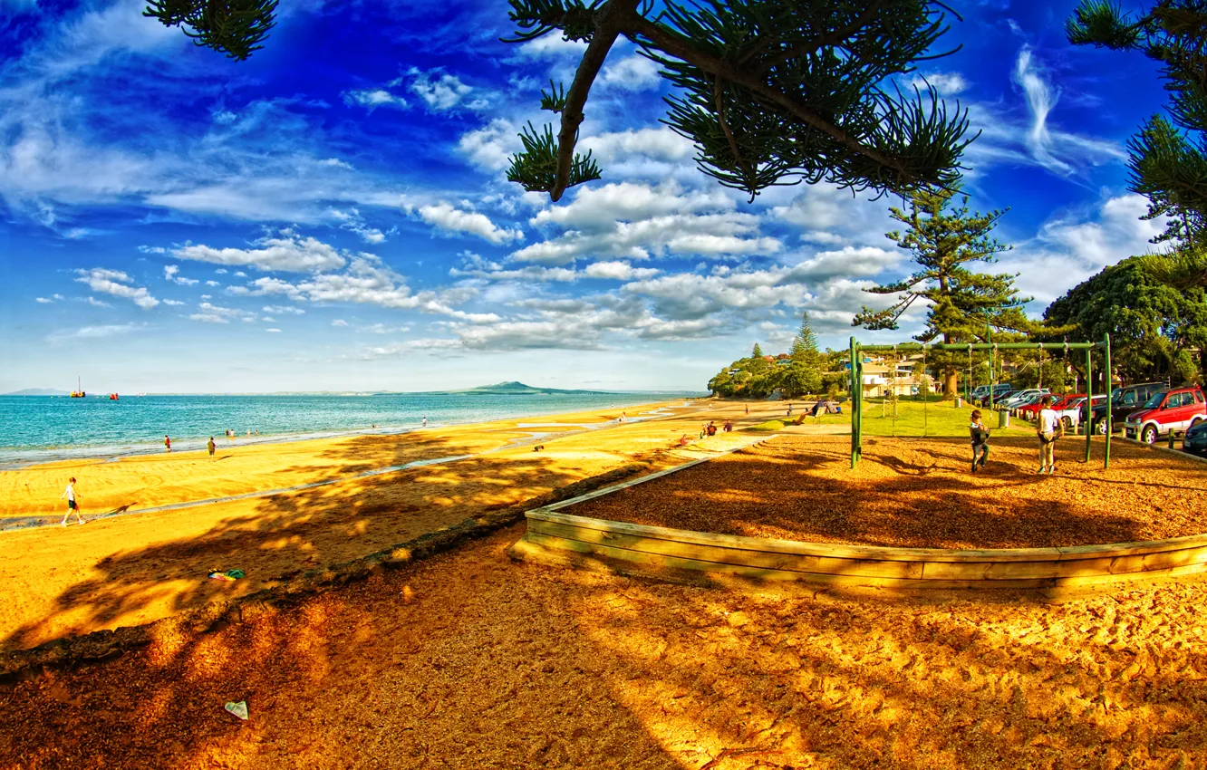 Фото обои море, пляж, деревья, люди