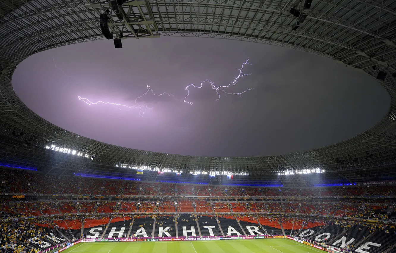Фото обои футбол, молния, стадион, Донецк, Шахтер, Донбасс Арена, EURO 2012, Donetsk